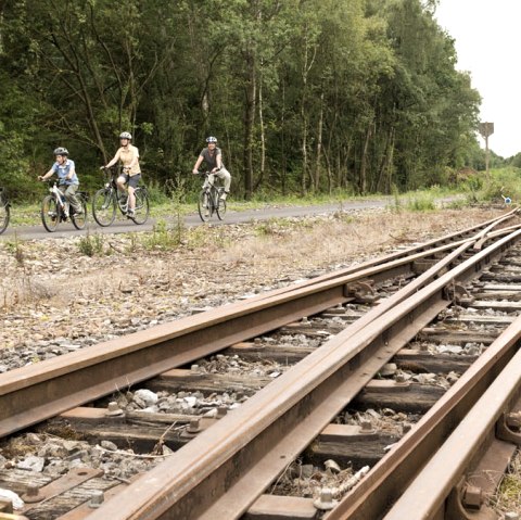 Am Bahnhof Raeren sind noch die Schienen der Vennbahn zu sehen., © vennbahn.eu