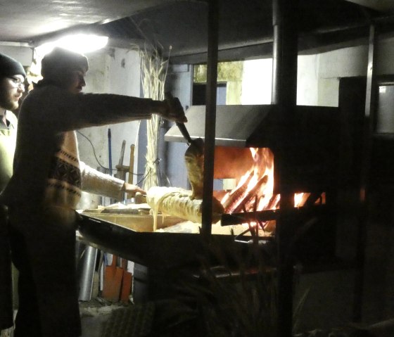 frischer Baumkuchen vom Feuer, © Tourist Information Bitburger Land