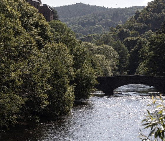 Met de kano's voorbij Heimbach, © Eifel Tourismus GmbH_Tobias Vollmer