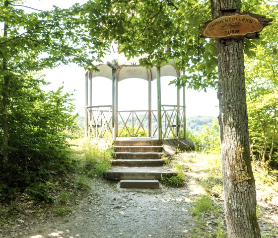 Wandern auf der HeimatSpur Wasserfall Erlebnisroute, Hohenzollernturm Bad Betrich, © Eifel Tourismus GmbH, AR-shapefruitAG