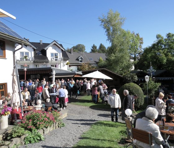 Biergarten des Eifelhotels Fuchs, © Svenja Schulze-Entrup