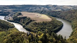 Burg Falkenstein und die Ourschleife, © Eifel Tourismus GmbH, Dominik Ketz