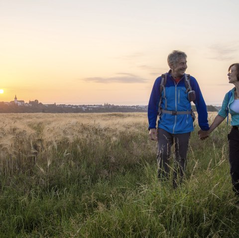 Wanderer an der Meniger Römerreich Panoramaaussichten, © Kappest_REMET