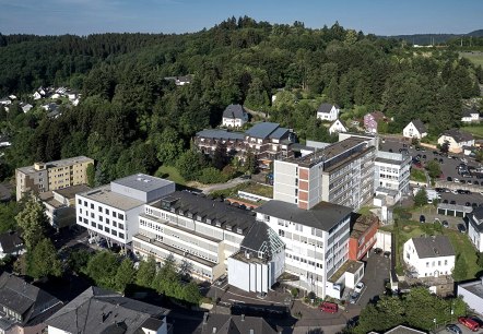 kleinere Auflösung Panoramaaufnahme-Krankenhaus-Da, © Foto Nieder