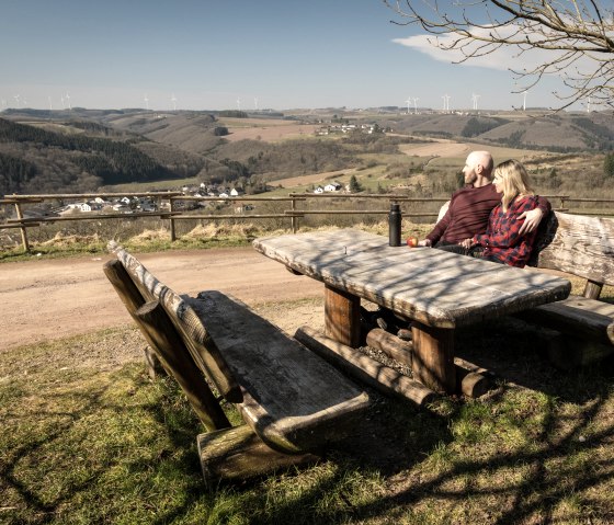 Wanderrast an der Mariensäule bei Waxweiler, © Eifel Tourismus GmbH, D. Ketz