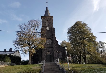 Kirche Ettringen St. Maximin und Anna, © Foto: Svenja Schulze-Entrup, Quelle: Touristik-Büro Vordereifel