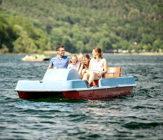 Tretbootverleih am Laacher See, © Eifel Tourismus GmbH, Dominik Ketz