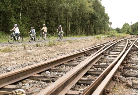 Am Bahnhof Raeren sind noch die Schienen der Vennbahn zu sehen., © vennbahn.eu