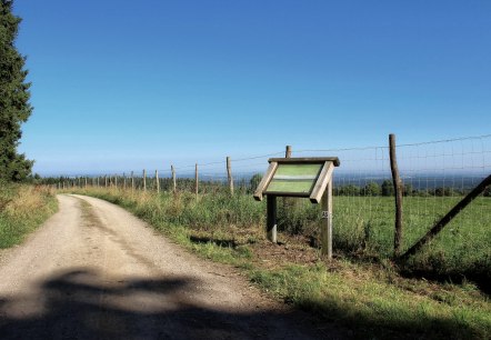 Eifel-Blick mit Infotafel, © Rureifel-Tourismus e.V.