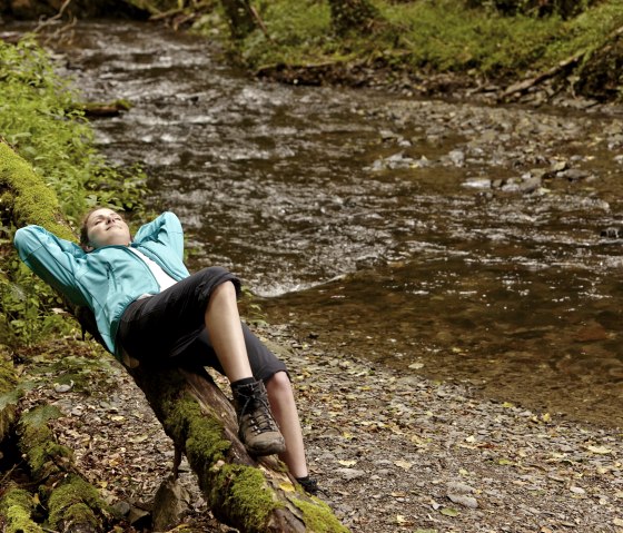 Wandern und entspannen im Tal der Wilden Endert, © Schieferland Kaisersesch, Marco Rothbrust