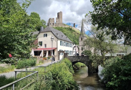 Café Altes Pfarrhaus Monreal, © Foto: Svenja Schulze-Entrup, Quelle: Touristik-Büro Vordereifel