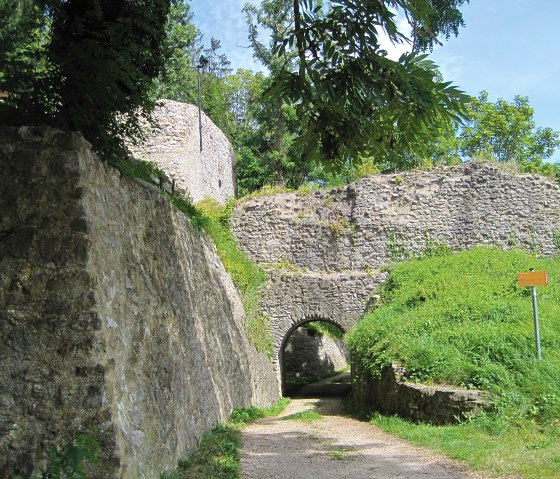 Wanderweg Burg Kerpen, © Touristik GmbH Gerolsteiner Land, Ute Klinkhammer