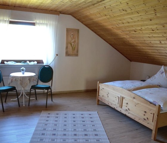 Schlafzimmer 1