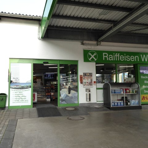 Raiffesienmarkt Tankstelle Prüm, © Tourist-Information Prümer Land