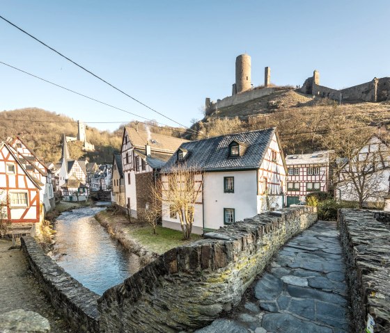 Die Burgen thronen über Monreal, © Eifel Tourismus GmbH, D. Ketz