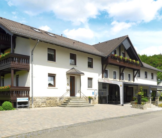 Traditionelles Heringsessen, © Gasthaus Im Pfenn