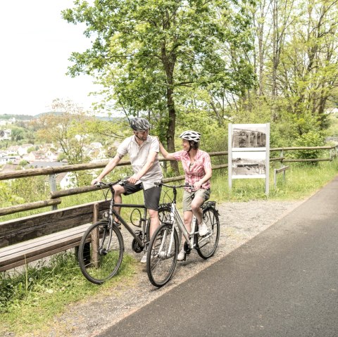 Radtour in der Eifel auf alter Bahntrasse, © Eifel Tourismus GmbH, D. Ketz