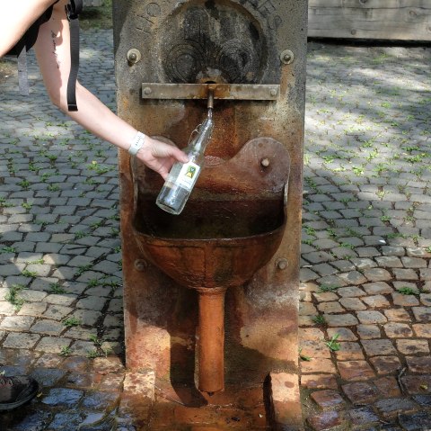 Hotzendrees - Wasser abfüllen, © GesundLand Vulkaneifel GmbH