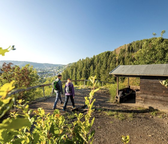 Rast am Aussichtspunkt Kuckucksley, © Eifel Tourismus GmbH, Dominik Ketz