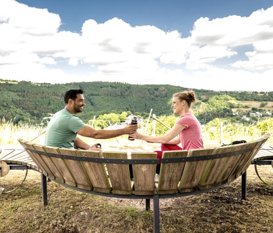 Der Rast- und Erlebnisplatz Auf dem Demer bildet in seiner Form eine Schleife der Rur nach, © Eifel Tourismus GmbH, Dominik Ketz