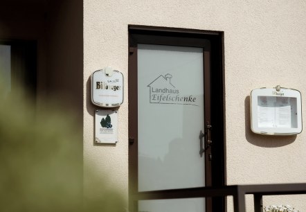 Landhaus Eifelschenke Außenansicht, © VerBildLicht Fotografie