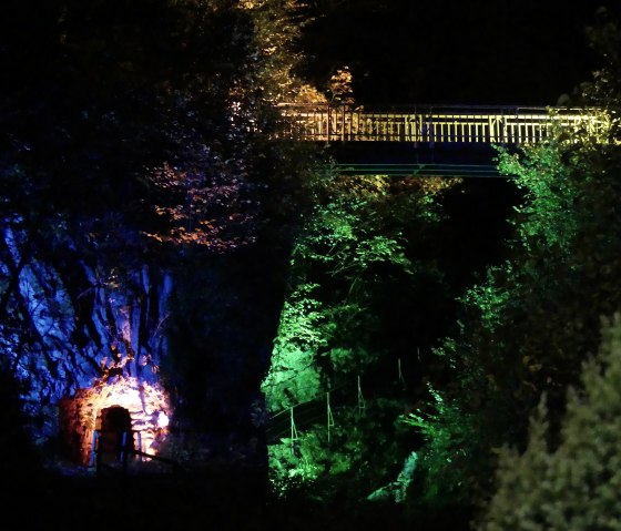 Elfengrotte/Käsegrotte Heller Herbst, © B. Stürmer