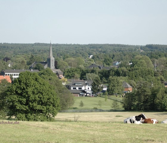 Blick auf Roetgen vom Eifelsteig, © Ferienwohnung Zur Buche