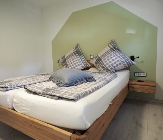 Schlafzimmer 2, © Nordeifel Tourismus GmbH & Ferienwohnung Sternenblick Hellenthal