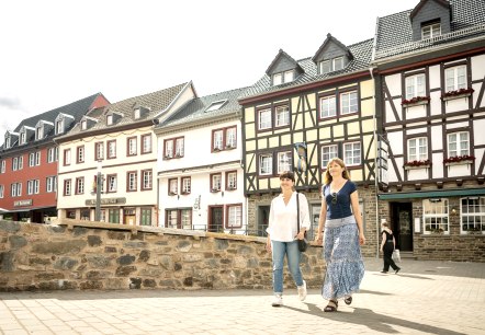 Stadtbummel im City-Outlet Bad Münstereifel, © Eifel Tourismus GmbH, Dominik Ketz