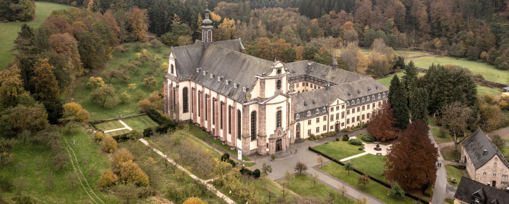 Blick auf Kloster Himmerod, © Eifel Tourismus GmbH, Dominik Ketz