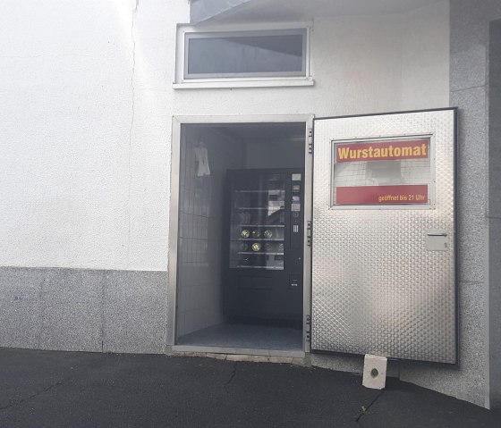 Wurstautomat der Fleischerei Jonas, © Touristik-Büro Vordereifel