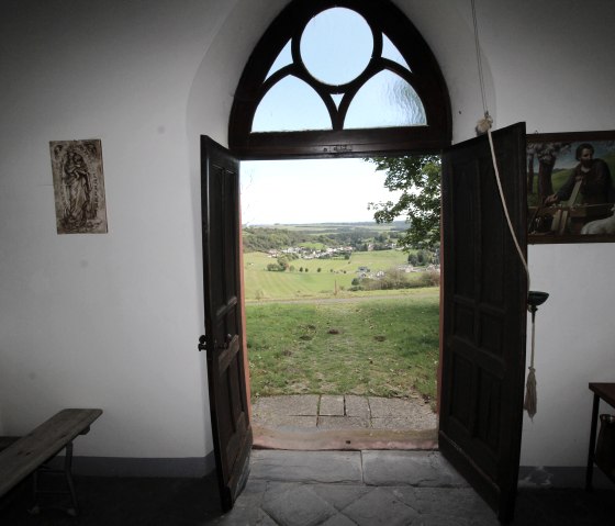 Blick auf Immerath aus der Dreifaltigkeitskapelle, © Marion Divossen