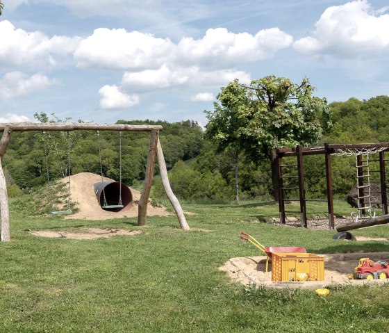 Spielplatz Schaukel, Sandkasten, Klettergerüst