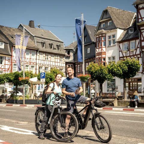 Radfahren auf  dem Ahr-Radweg in Adenau, © Eifel Tourismus GmbH, Dominik Ketz