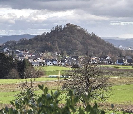 Blick von der Kapelle auf den Neuerburger Kopf, © Tourist-Information Wittlich Stadt & Land