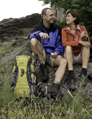 Wanderer auf dem Eifelsteig, © Rheinland Pfalz Tourismus GmbH, Dominik Ketz