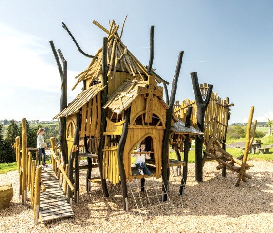 Spielplatz Keltenburg bei Uersfeld, © Eifel Tourismus GmbH, Dominik Ketz