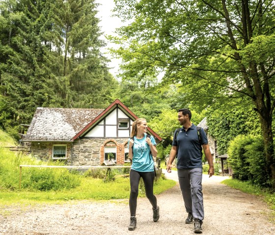 Randonnée passant par le moulin à huile, © Eifel Tourismus GmbH, Dominik Ketz