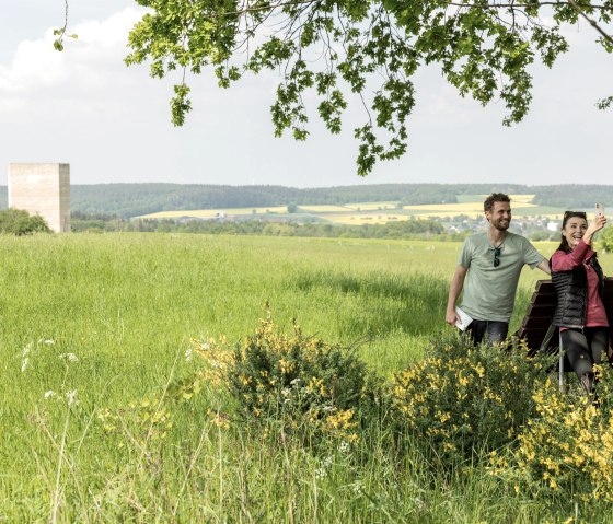 Die Bruder Klaus Kapelle beim Wandern entdecken, © Eifel Tourismus GmbH, AR - shapefruit AG