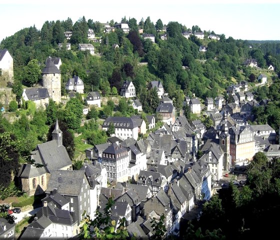 Monschau mit Hotel Graf Rolshausen 01