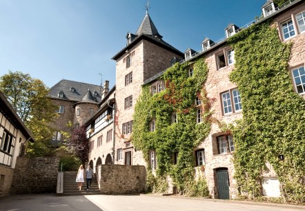 Burg Blankenheim Innenhof, © Eifel Tourismus GmbH, Dominik Ketz