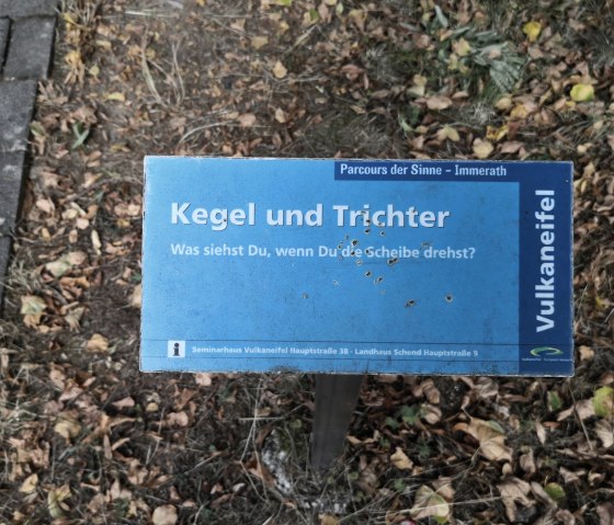 Kegel und Trichter Hinweisschild, © GesundLand Vulkaneifel GmbH