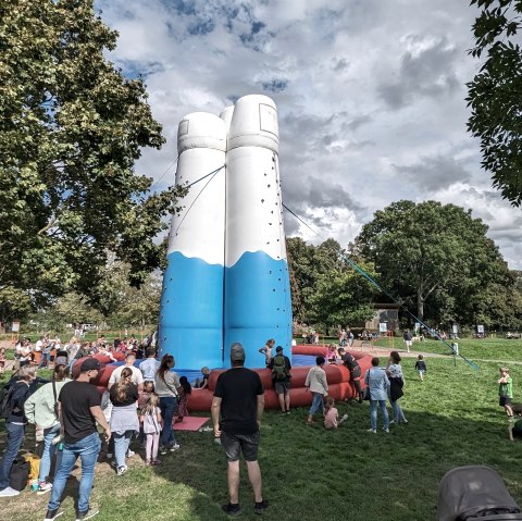 Kletterturm beim Treff Natur Familienfest, © Stadt Euskirchen, Tim Nolden