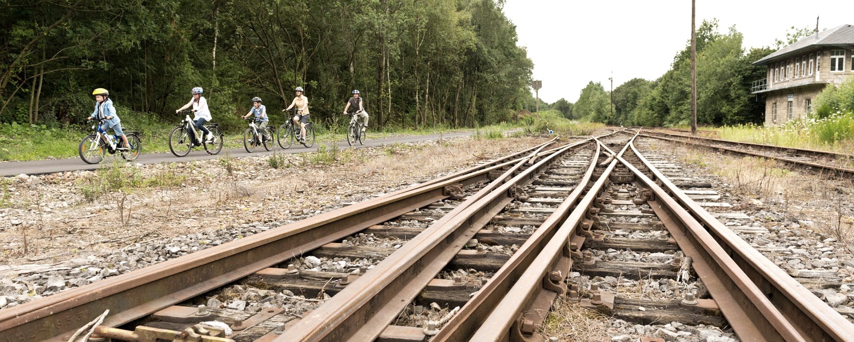 Am Bahnhof Raeren sind noch die Schienen der Vennbahn zu sehen., © vennbahn.eu