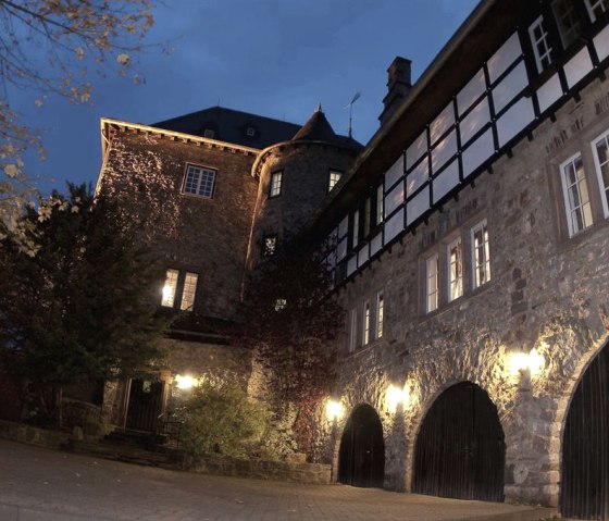 Burg Blankenheim bei Nacht