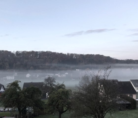 Das Dorf Immerath im Nebel Sicht von der Aussenterrasse, © Bogawski/Matzke