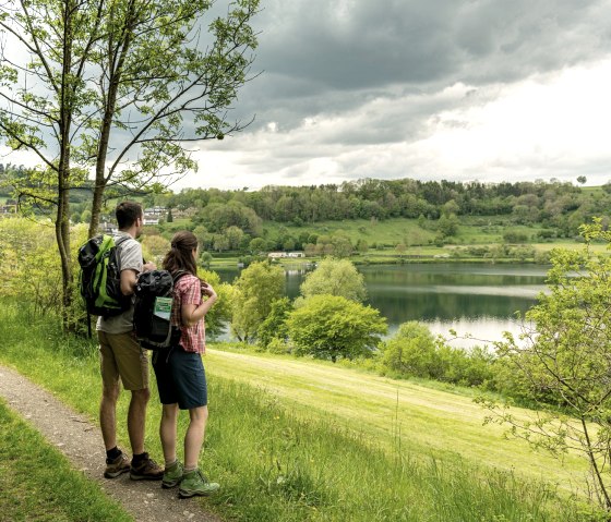 Ausblick vom Vulcano-Pfad auf das Schalkenmehrener Maar, © Eifel Tourismus GmbH, Dominik Ketz