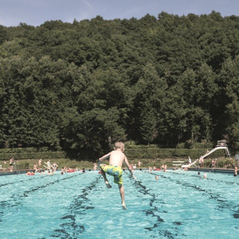 Piscine Rosenbad Gemünd, © Foto Ralph Sondermann · Rosenbad Gemünd