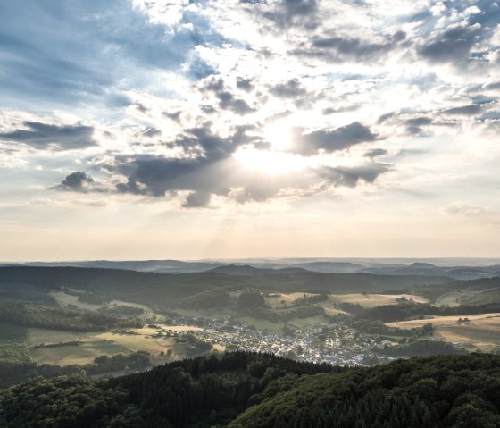 Blick auf Neroth und den Nerother Kopf, © Rheinland-Pfalz Tourismus, D. Ketz