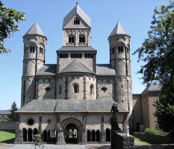 Frontansicht der Abteikirche Maria Laach, © Walter Müller